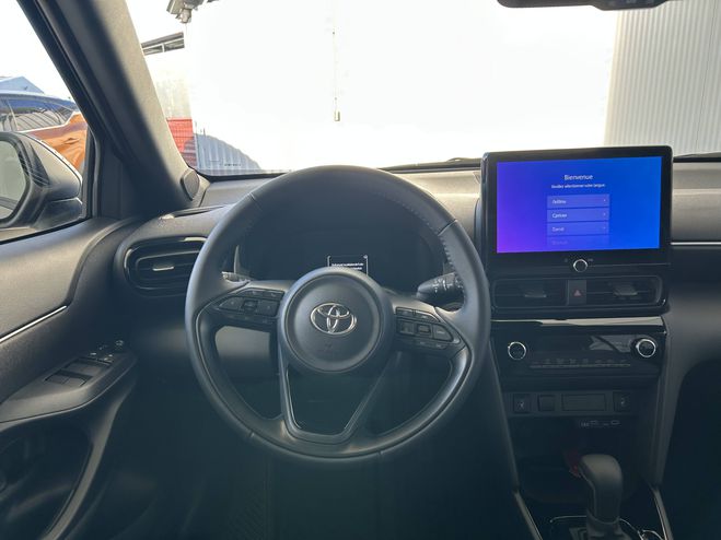 Toyota Yaris Yaris Cross Hybride 116h 2WD Design 5p Gris de 2025
