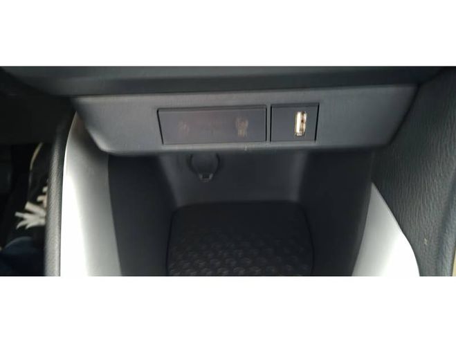 Toyota Yaris 120 VVT-i Dynamic gris de 2024