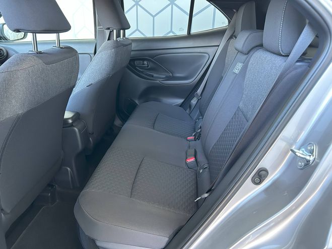 Toyota Yaris Yaris Cross Hybride 116h 2WD Design 5p Gris de 2026