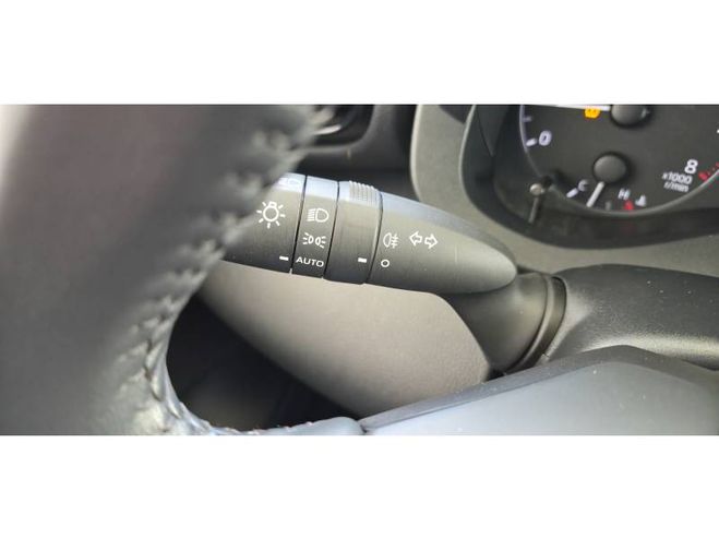 Toyota Yaris 120 VVT-i Dynamic gris de 2024