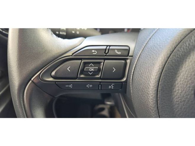 Toyota Yaris 120 VVT-i Dynamic gris de 2024