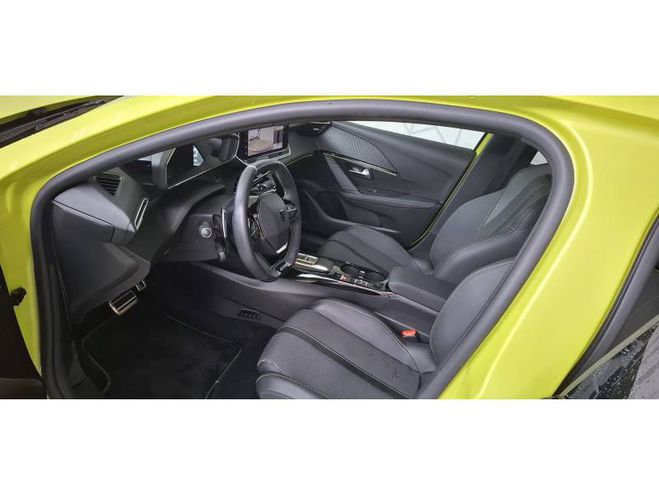 Peugeot 208 Hybrid 100 e-DCS6 GT jaune de 2024