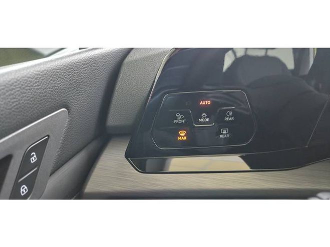 Volkswagen Golf 1.5 eTSI OPF 150 DSG7 Life jaune de 2021