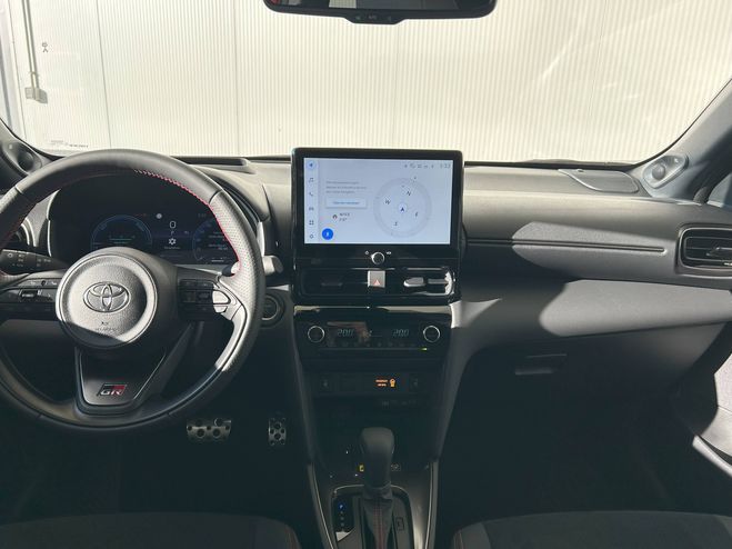 Toyota Yaris Yaris Cross Hybride 130h 2WD GR SPORT 5p Rouge de 2025