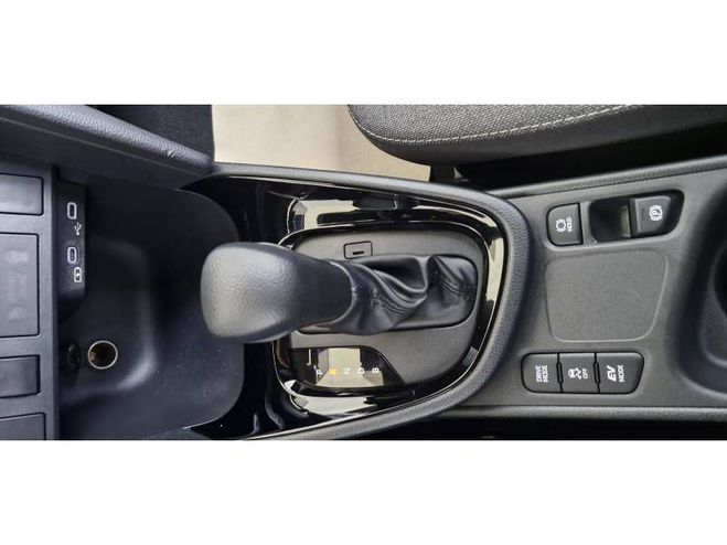 Toyota Yaris Cross Hybride 130h 2WD Design blanc de 2024