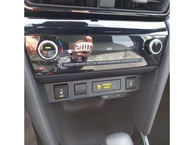 Toyota Yaris Cross Hybride 130h 2WD Design Business + blanc de 2024