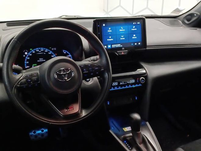 Toyota Yaris Cross Hybride 116h 2WD GR SPORT blanc de 2023