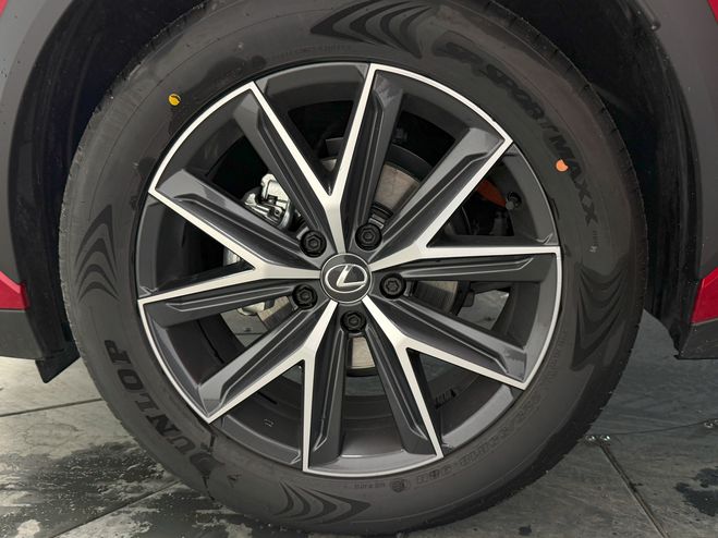 Lexus LBX LBX 2WD Emotion 5p Rouge de 2025