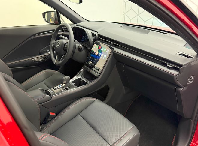 Lexus LBX LBX 2WD Emotion 5p Rouge de 2025