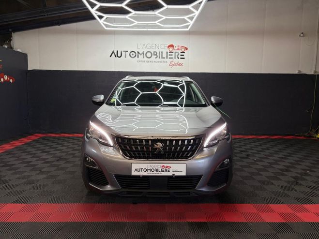 Peugeot 5008 1.5 BLUEHDI Gris de 2020