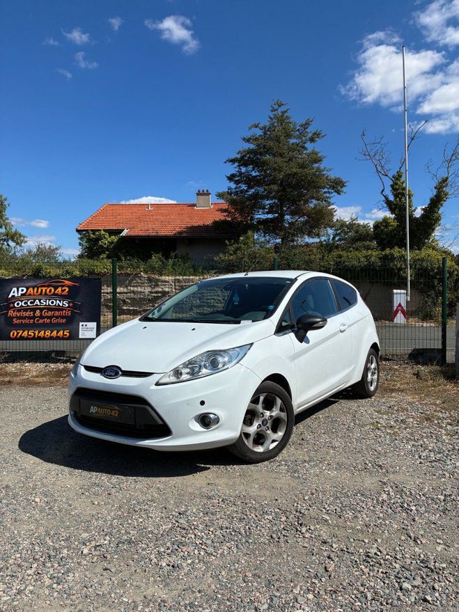 Ford Fiesta VI 3 PORTES 1.25 L 82 CH Blanc de 2010
