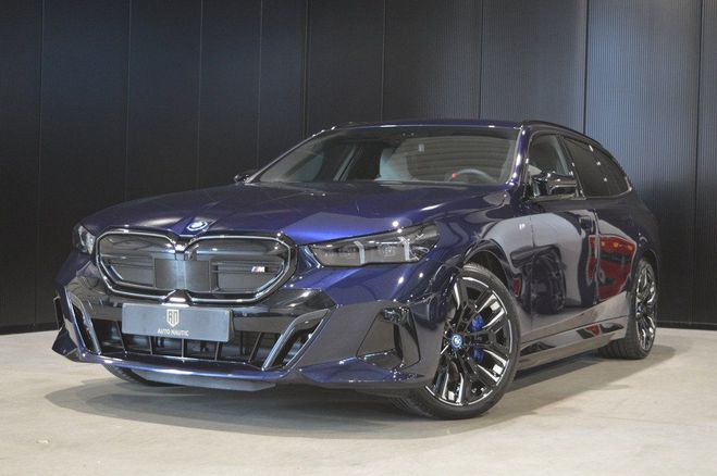BMW i5 M60 xdrive touring 600 ch- M Sport Pro bleu de 2024