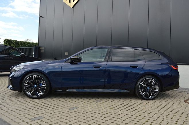 BMW i5 M60 xdrive touring 600 ch- M Sport Pro bleu de 2024