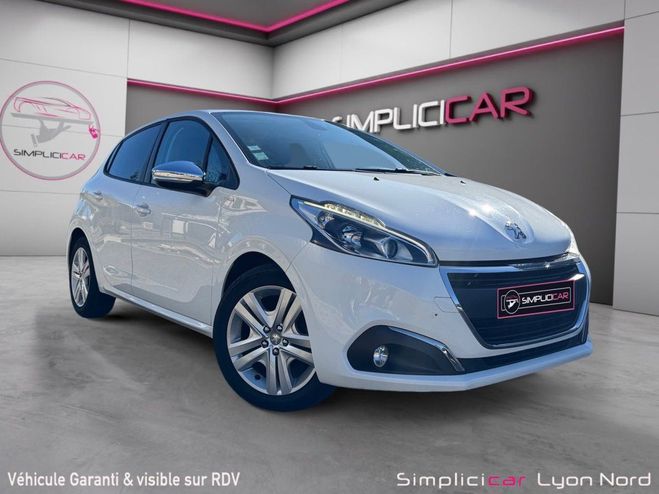 Peugeot 208 STYLE Blanc de 2017