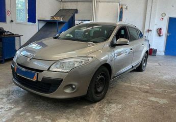  Voir d&eacute;tails -Renault Megane III ESTATE 1.4 TCE 130CH DYNAMIQUE &agrave; Rosselange (57)