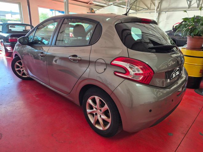 Peugeot 208 1L4 VTI 95 CH ACTIVE Beige de 2012