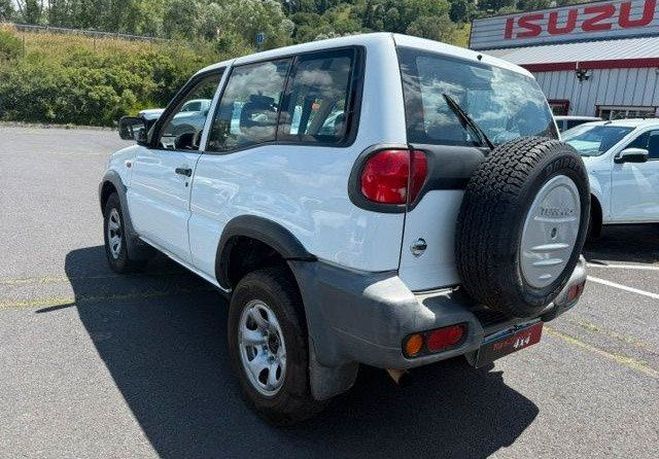 Nissan Terrano 2.7 TDI 125CH LUXE 3P Blanc de 2002
