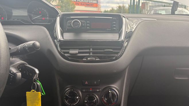 Peugeot 208 1.6 BLUEHDI 75 S&S ACTIVE BUSINESS 2PLAC Blanc de 2017