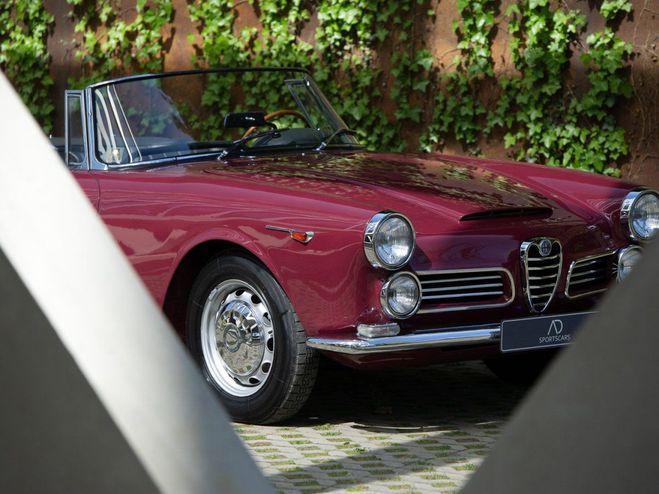Alfa romeo 2600 Touring Superleggera Violetta de 1966