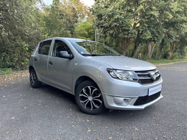 Dacia Sandero II (B52) 1.2 16v 75ch Laur�ate GRISE de 2015