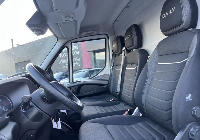 Iveco Daily 35S FG 35S18 HA8 180 CH HI-MATIC CAMERA  Blanc de 2023