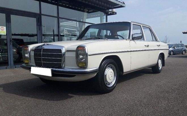 Mercedes 220 D W115 BLANCHE de 1974