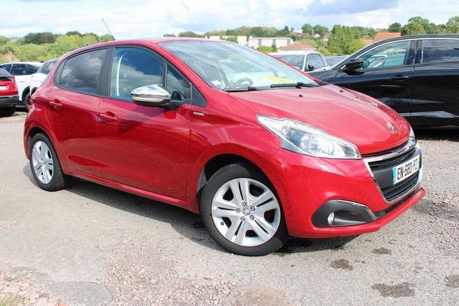 Peugeot 208 II STYLE 82 CV ESSENCE �CRAN TACTILE RAD Rouge de 2017