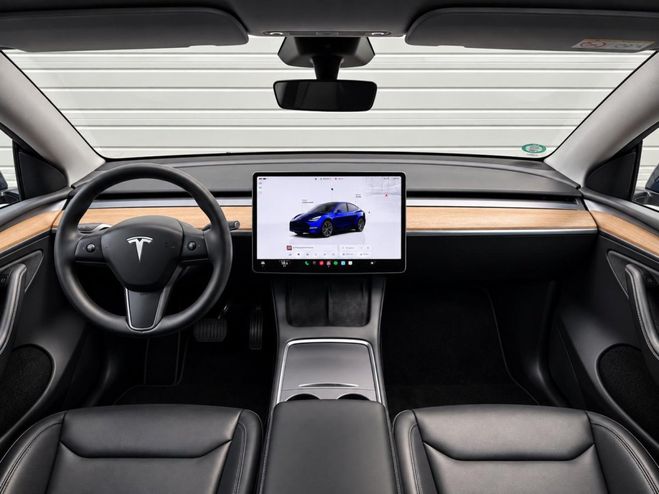 Tesla Model Y Standard RWD - AUTOPILOT - BLEU M�TALLIS Bleu de 2025