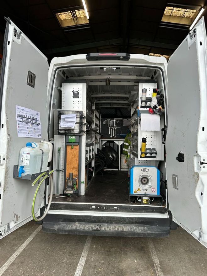 Iveco Daily FOURGON 35S18 A8 L3 VEHICULE ATELIER FLE Blanc de 2023