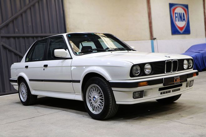 BMW Serie 3 325 iX blanc de 1990
