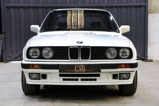 BMW Serie 3 325 iX blanc de 1990