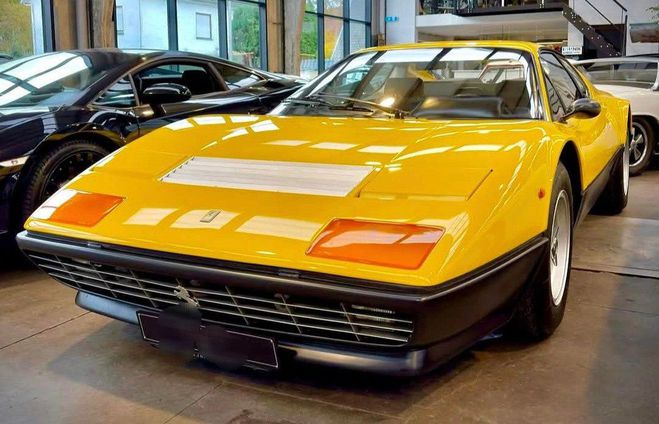 Ferrari 512 BB 4.9 l 322 cv INJECTION Rouge de 1983
