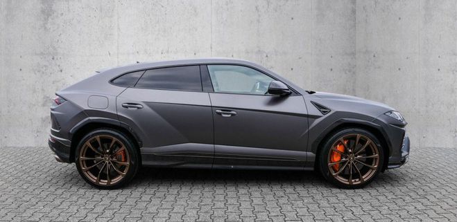 Lamborghini Urus Full carbone INT/EXT AKRAPOVIC  de 2020