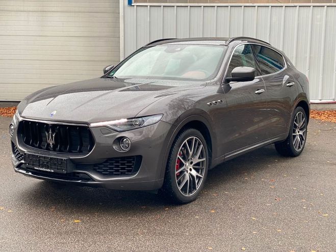 Maserati Levante Diesel 3.0 V6 gris de 2017