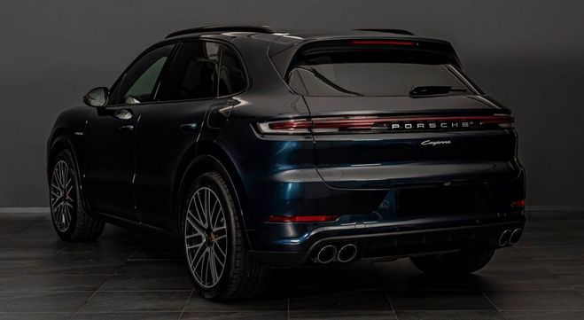 Porsche Cayenne E-Hybrid 470PS bleu de 2000