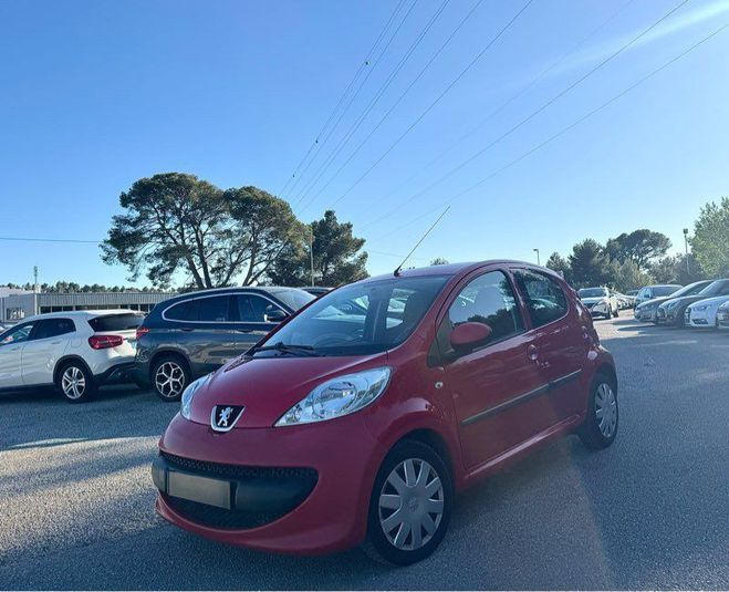 Peugeot 107 1.0 12v Trendy 2-Tronic 5p Rouge de 2008