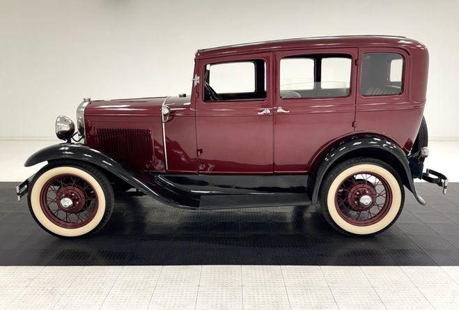 Ford Model A Fordor Sedan Bordeaux de 1931