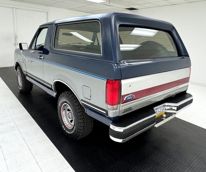 Ford Bronco XLT Bleu de 1987