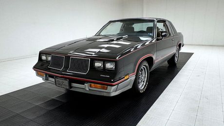 Oldsmobile Cutlass Hurst/Olds 15th Anniversary 2 Door Hardt 1983 d'occasion a Paris (75)