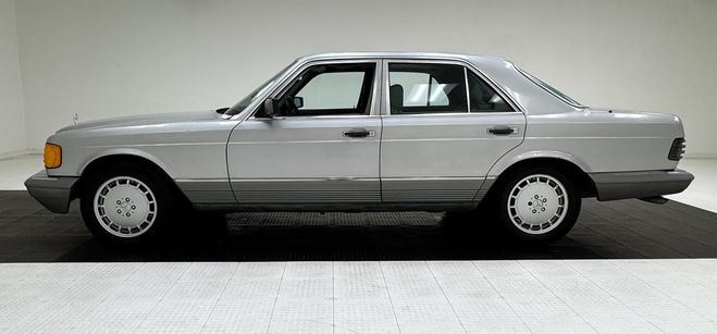 Mercedes 300 300SD Sedan Gris Argent de 1984