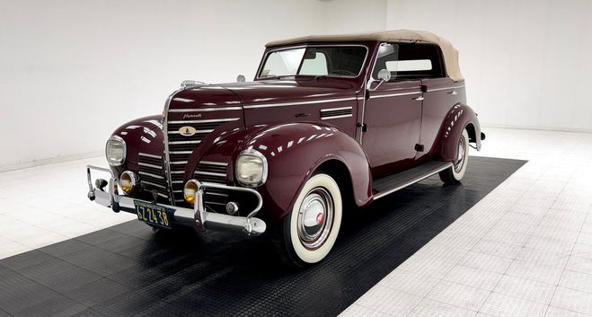 Plymouth Sedan P8 Convertible Bordeaux de 1939
