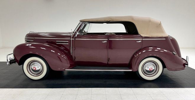 Plymouth Sedan P8 Convertible Bordeaux de 1939