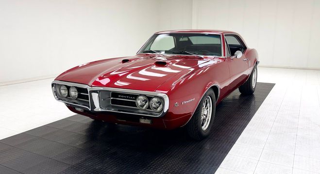 Pontiac Firebird Hardtop Rouge de 1967