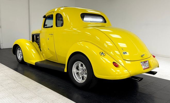 Plymouth P1 Business Coupe Jaune de 1936