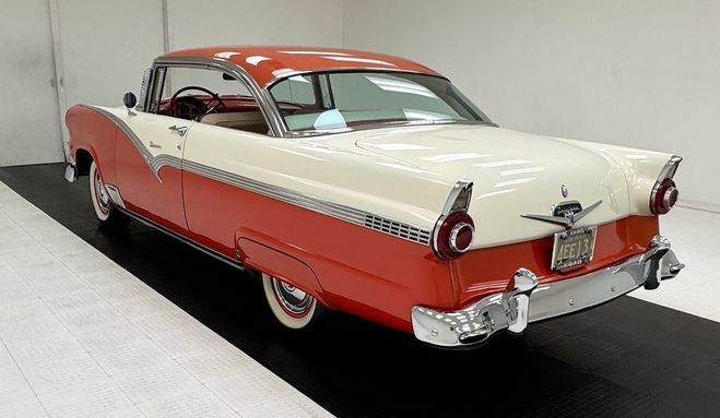 Ford Fairlane Victoria 2 Door Hardtop Rouge de 1956