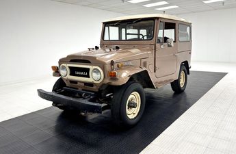  Voir d&eacute;tails -Toyota Land Cruiser FJ40 &agrave; Paris (75)