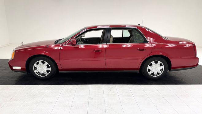 Cadillac Coupe DeVille 4 Door Sedan Rouge de 2004