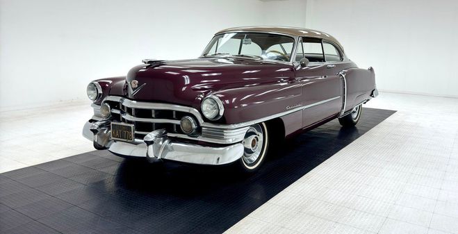 Cadillac Series 61 Coupe Bordeaux de 1950