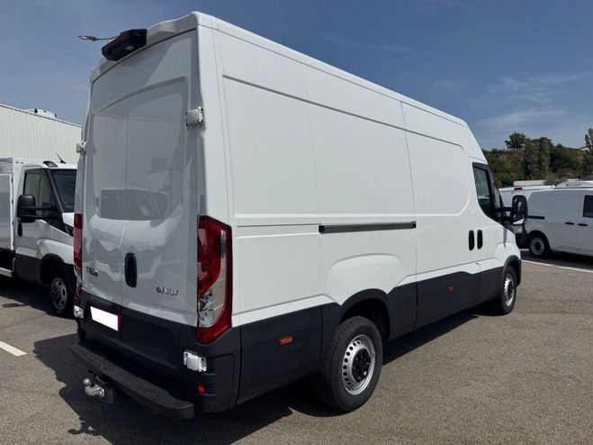 Iveco Daily 35S18H A8 V12 Blanc de 2023