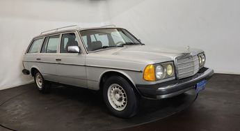  Voir d&eacute;tails -Mercedes Classe E 300 TD break &agrave; Cr�ances (50)